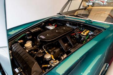 Ferrari 330 GT — photo 27