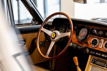 Ferrari 330 GT — photo 42