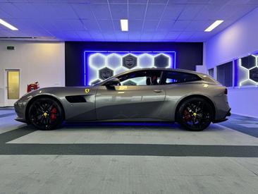 Ferrari GTC4Lusso — photo 2