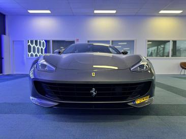 Ferrari GTC4Lusso — photo 4
