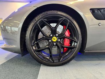 Ferrari GTC4Lusso — photo 18
