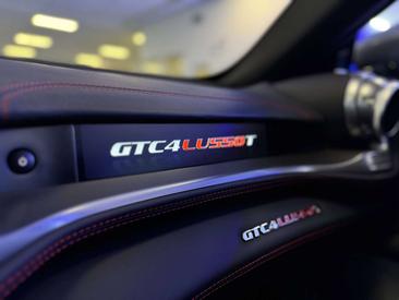 Ferrari GTC4Lusso — photo 20