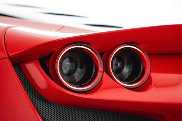 Ferrari F8 Tributo — photo 22