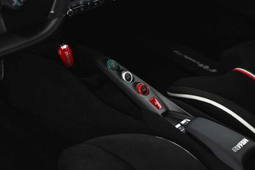 Ferrari F8 Tributo — photo 24