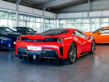 Ferrari 488 — photo 11
