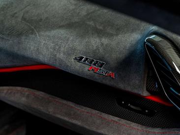 Ferrari 488 — photo 28