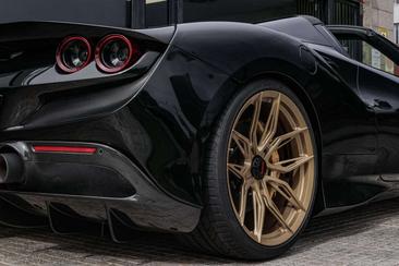 Ferrari F8 Spider — photo 9