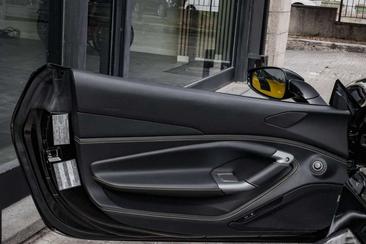 Ferrari F8 Spider — photo 15