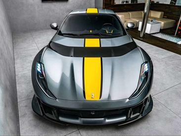 Ferrari 812 Competizione — photo 2