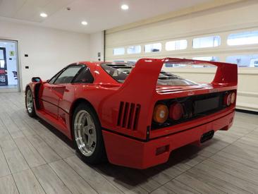 Ferrari F40 — photo 2