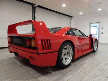 Ferrari F40 — photo 3