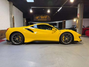 Ferrari 488 Pista — photo 8