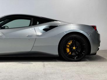 Ferrari 488 GTB — photo 10