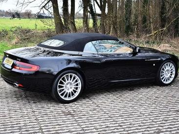 Aston Martin DB9 V12 — photo 15