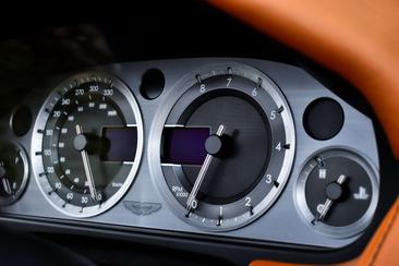Aston Martin DB9 V12 — photo 27