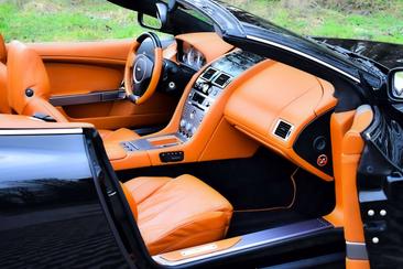 Aston Martin DB9 V12 — photo 29