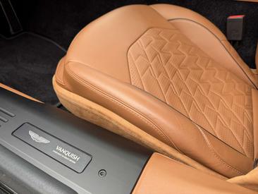 Aston Martin Vanquish V12 BiTurbo — photo 24