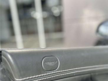 Aston Martin Vanquish Coupé V12 Touchtronic 2 — photo 25