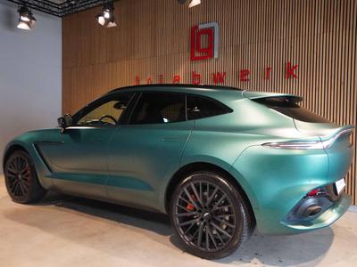 Aston Martin DBX V8