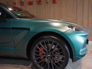 Aston Martin DBX V8 — photo 17
