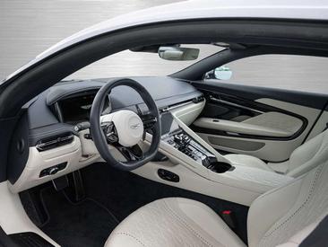 Aston Martin DB12 V8 — photo 4