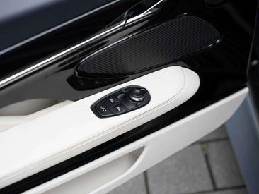 Aston Martin DB12 V8 — photo 29