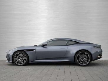 Aston Martin DB12 V8 — photo 40