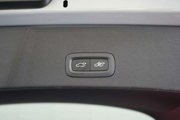Volvo C40 Coupé SUV AWD — photo 22