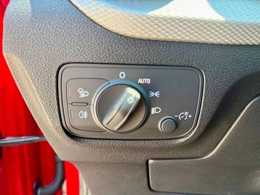 Audi Q2 S Line 35 TFSI — photo 25
