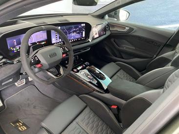 Audi RS5 Avant PHEV — photo 2