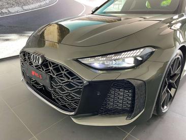 Audi RS5 Avant PHEV — photo 25