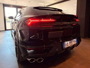 Lamborghini Urus SE — photo 6