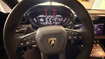 Lamborghini Urus SE — photo 15