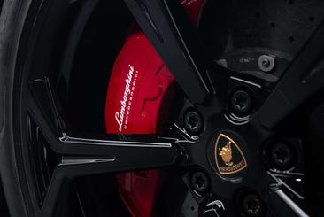 Lamborghini Urus — photo 7