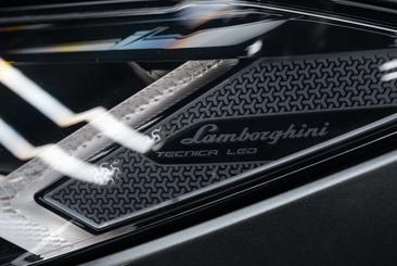 Lamborghini Urus — photo 9