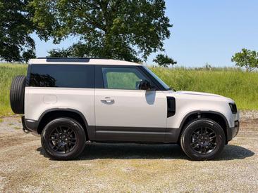 Land Rover Defender 90 D200 MHEV — photo 6