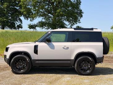 Land Rover Defender 90 D200 MHEV — photo 7