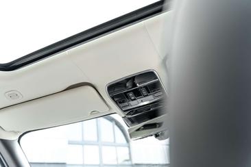 Land Rover Range Rover Autobiography P550e — photo 13