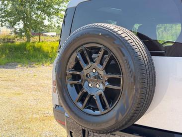 Land Rover Defender 90 D200 MHEV — photo 17