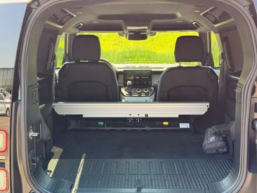 Land Rover Defender 90 D200 MHEV — photo 19