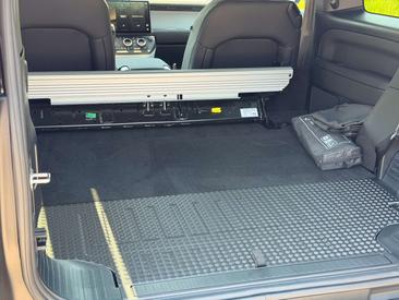 Land Rover Defender 90 D200 MHEV — photo 24