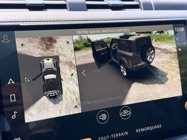 Land Rover Defender 90 D200 MHEV — photo 30