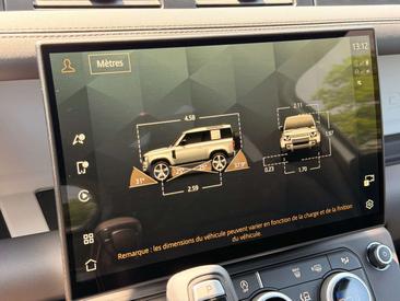 Land Rover Defender 90 D200 MHEV — photo 33