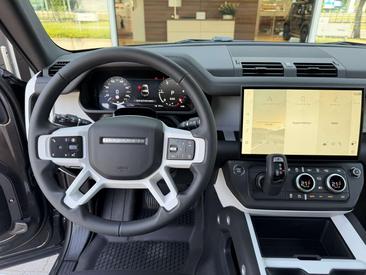 Land Rover Defender 90 D200 S AWD Auto 26MY Gris — photo 8