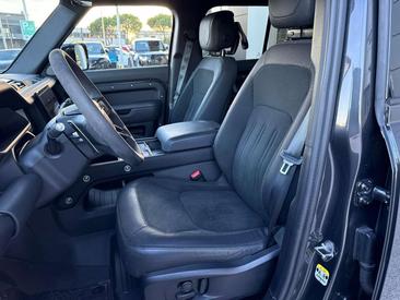 Land Rover Defender 110 5.0 V8 525 CV AWD Auto — photo 4