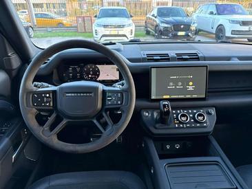 Land Rover Defender 110 5.0 V8 525 CV AWD Auto — photo 5