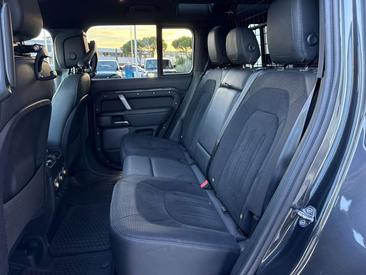 Land Rover Defender 110 5.0 V8 525 CV AWD Auto — photo 6