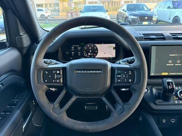 Land Rover Defender 110 5.0 V8 525 CV AWD Auto — photo 16