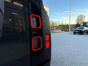 Land Rover Defender 110 5.0 V8 525 CV AWD Auto — photo 24
