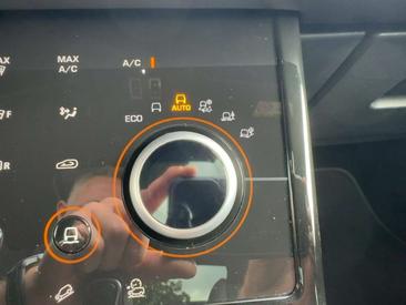 Land Rover Range Rover Evoque P200 R-Dynamic SE Black Pack — photo 20
